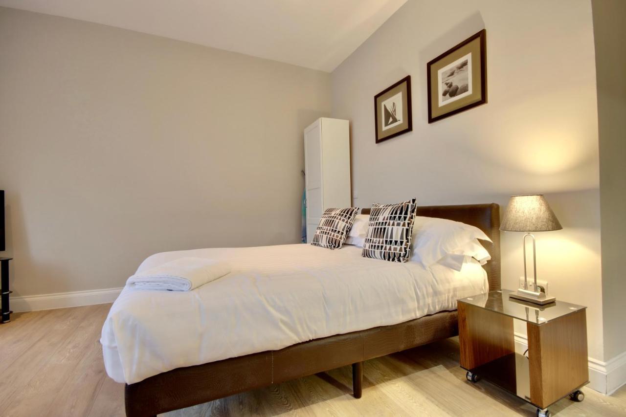 Orange Grove Hotel & Gardens Sarisbury Green ภายนอก รูปภาพ